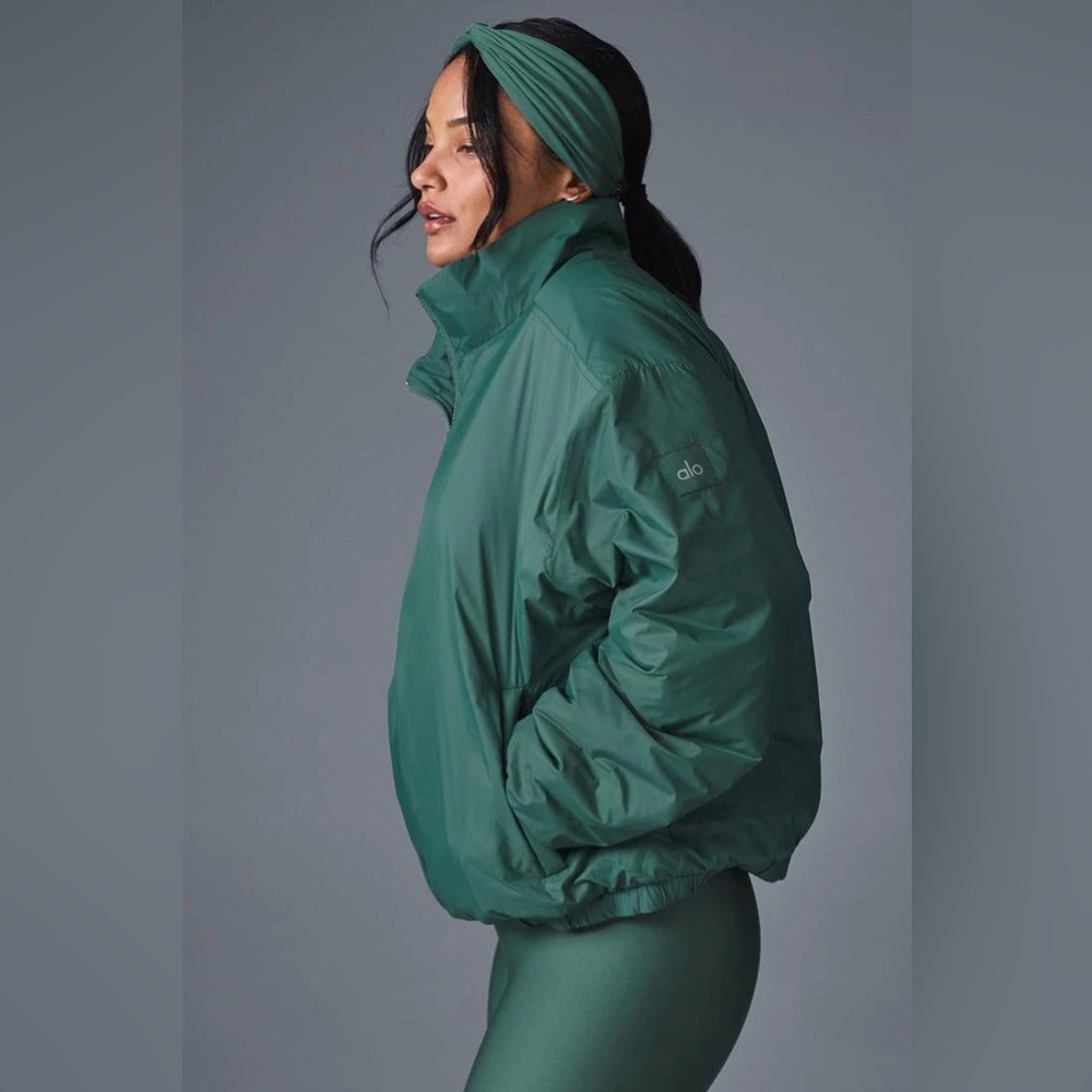 Alo Latitude Light Weight 1/2 Zip Pullover Jacket, Winter Ivy - Picture 2 of 16